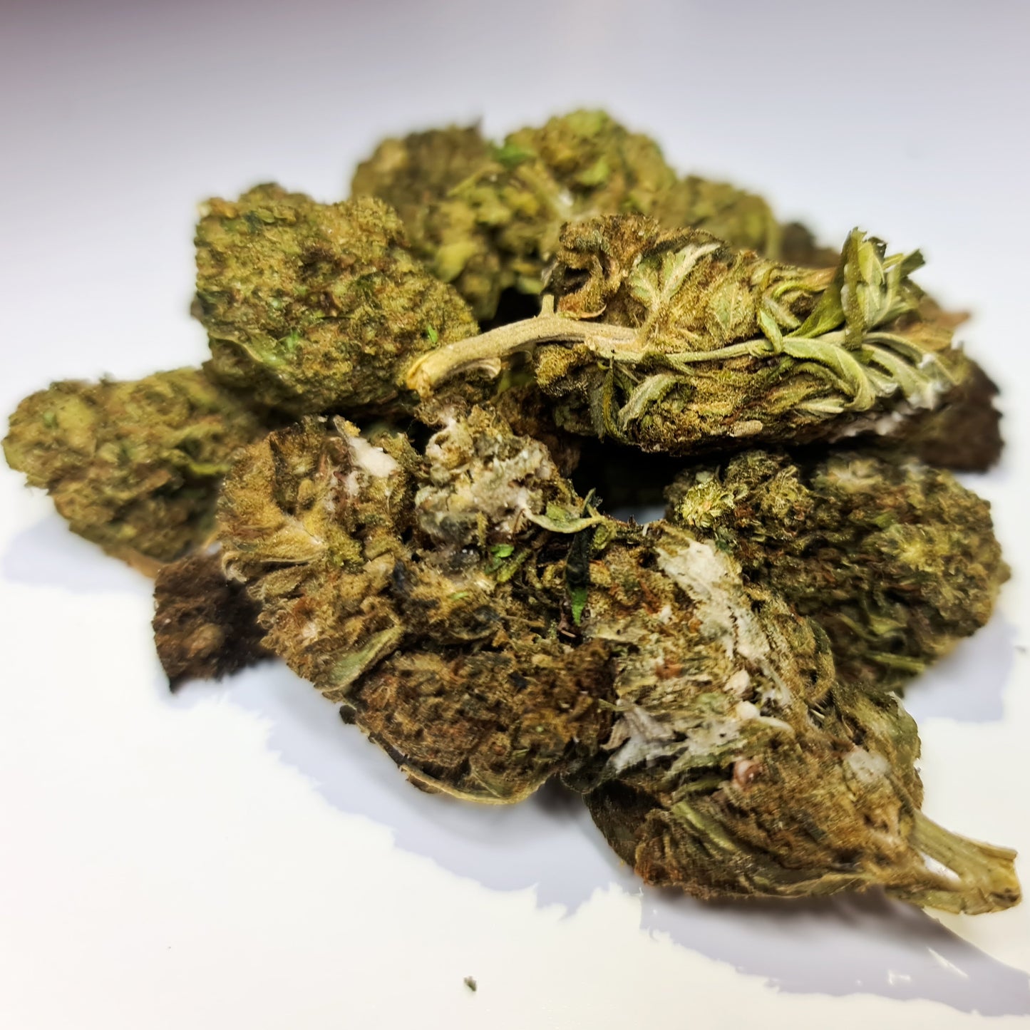 LEMON HAZE *AROMATIC* - 12% CBD - Blu Light's CBD